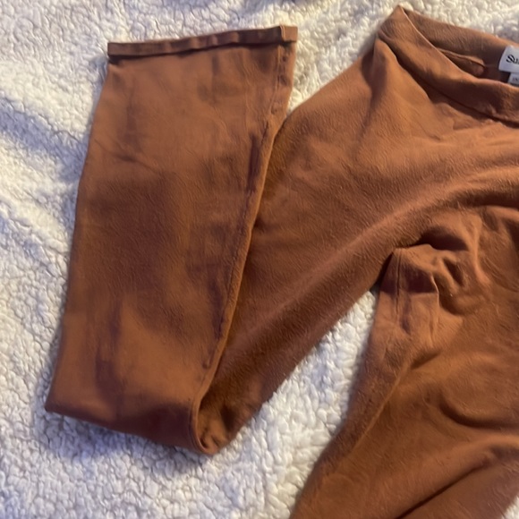 Brown aritzia flare leggings - Picture 2 of 2